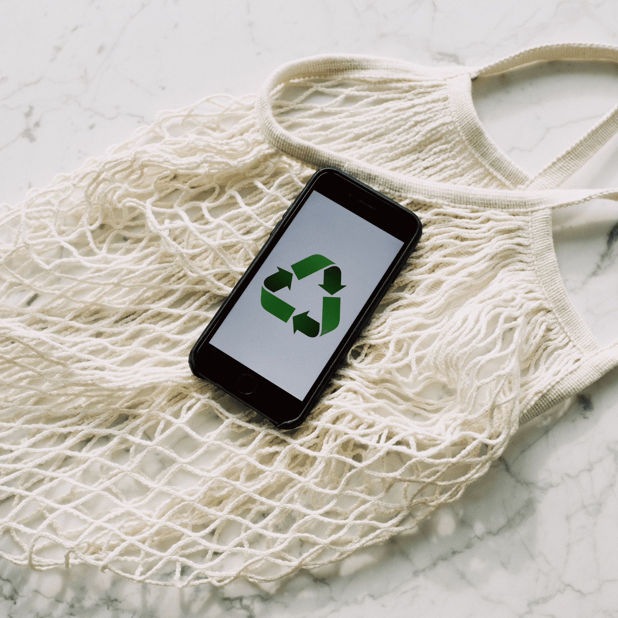 Sustainable Skincare Tips for Beginners: 11 Ways to Go Green and Enjoy It. - Round Lab