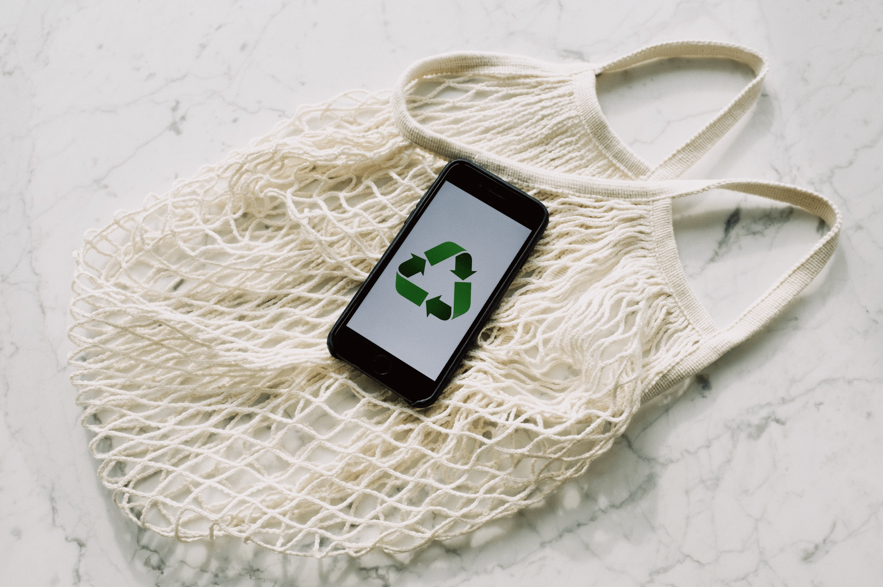 Sustainable Skincare Tips for Beginners: 11 Ways to Go Green and Enjoy It. - Round Lab