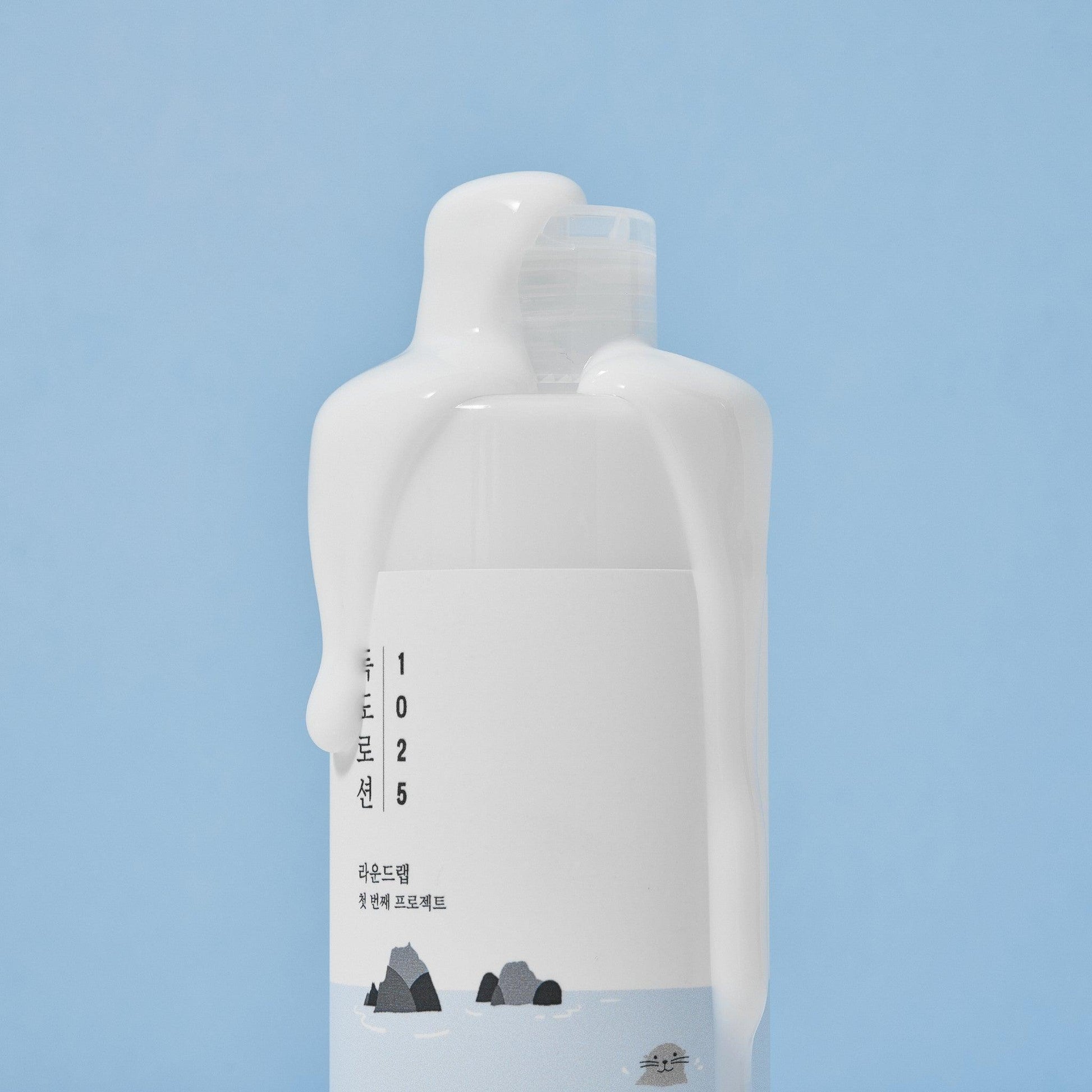 1025 Dokdo Toner+Lotion Kit - Round Lab