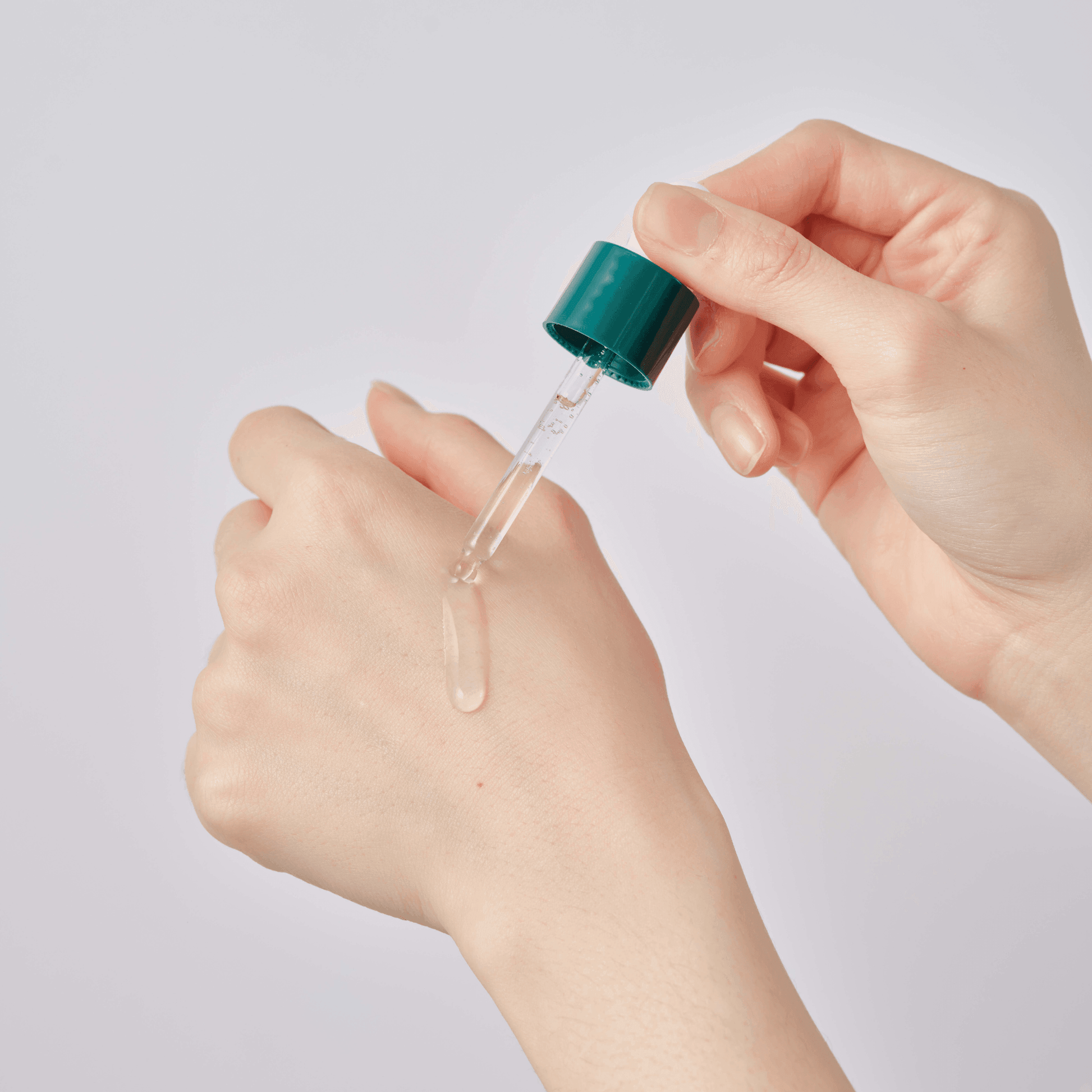 Pine Calming Cica Ampoule - Round Lab